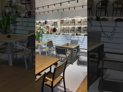 На открытом воздухе кресла для отдыха пляжа